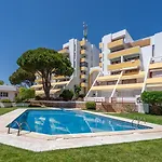 Hostwise - Sunny Escape With A Pool & Balcony Vilamoura
