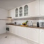 Hostwise - Sunny Escape With A Pool & Balcony Apartmán *