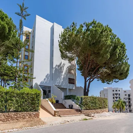 Hostwise - Sunny Escape With A Pool & Balcony Appartement