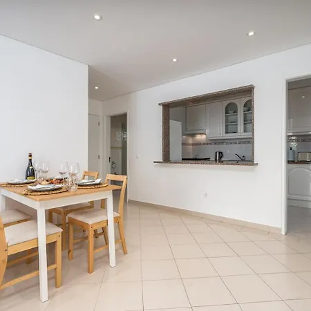Appartement Hostwise - Sunny Escape With A Pool & Balcony Vilamoura