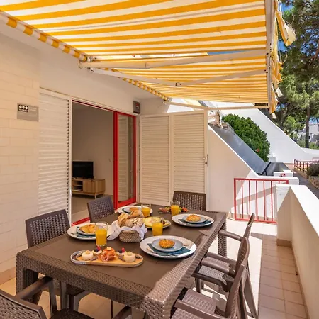 Hostwise - Sunny Escape With A Pool & Balcony * 维拉摩拉