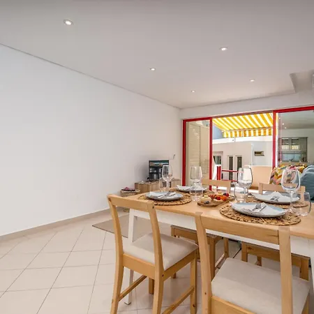 Hostwise - Sunny Escape With A Pool & Balcony *