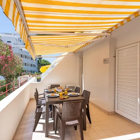 Hostwise - Sunny Escape With A Pool & Balcony Vilamoura