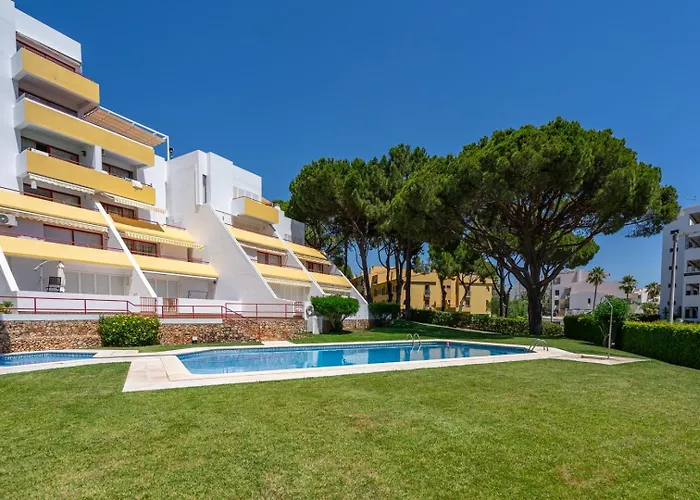 Hostwise - Sunny Escape With A Pool & Balcony Appartement Vilamoura