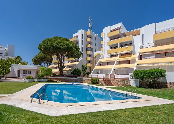 Hostwise - Sunny Escape With A Pool & Balcony Vilamoura